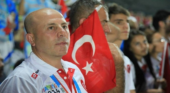 taburcu olan Boks Milli Takım Baş Antrenörü Dumlupınar'dan tedbirlere uyun çağrısı