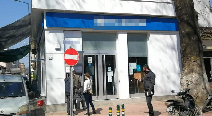 Bursa'da Müdürün testi pozitif çıktı, banka kapandı