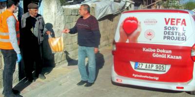 Araban ilçesinde ihtiyaç sahibine ekmek ve gıda