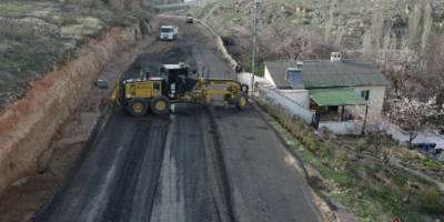 Melikgazi Belediyesi Kayabağ Mahallesi'nde asfalt çalışmalarına devam ediyor