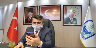 Bursa'da uzaktan eğitim alamayan çocuğa Yıldırım Belediye Başkanı'ndan uydu cihazı