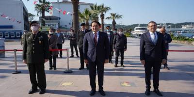 Balıkesir’in Ayvalık ilçesinde Atatürk’ün Ayvalık’a gelişinin 86. yıldönümü sade bir törenle kutlandı