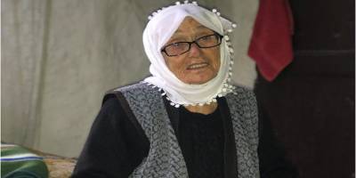 Hesna nine eskileri anlattı Elektriksiz 50 yıl yaşayan 94 yaşındaki Hesna Usu