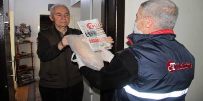 Kütahya'da Türkiye Gazetesi dağıtıcıları abonelerinin hizmetinde