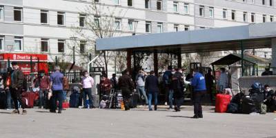 Gaziantep’te Korona virüs salgını nedeniyle karantinada bulunan 520 kişi memleketlerine uğurlandı