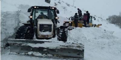 Sivas’ta karla mücadele çalışmaları kapsamında köy yolları 8 bin 759 kez ulaşıma açıldı