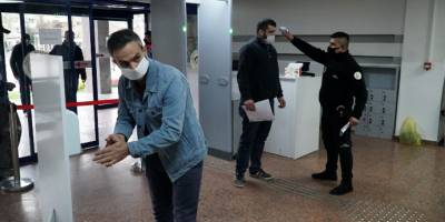 Korona virüse karşı Belediye’ye girişlerde ateş ölçer cihazlar devrede