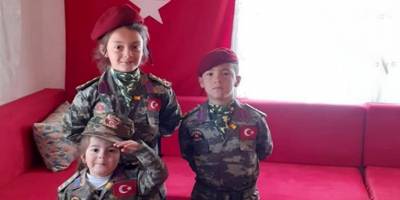 Manisa'da Jandarma çocukları sevindirdi