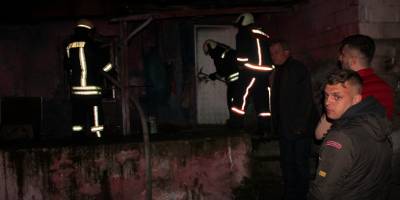 Manisa'da Tek katlı ev çıkan yangında kullanılamaz hale geldi