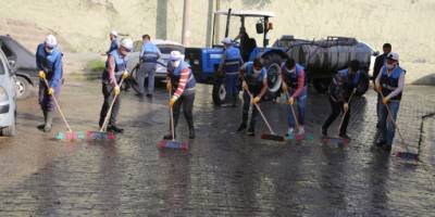 Şırnak’ın Cizre’de temizlik çalışmaları devam ediyor