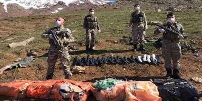 Milli Savunma Bakanlığı: “16 adet yarı otomatik pompalı tüfek ve 2 bin 810 paket kaçak sigara ele geçirildi”