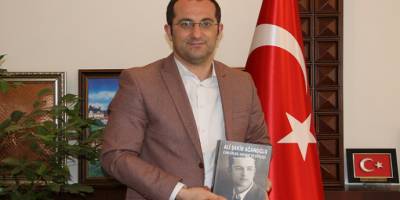 Trabzon Akçaabat Belediyesi'nin kitap arşivi genişliyor