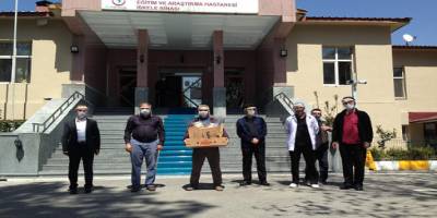 Van’daki sağlıkçılara yüz siperliği desteği verildi