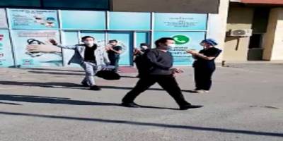 Bolu’da korona virüsü yenen 2 kişi sağlık çalışanlarının alkışlarıyla edildi