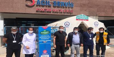 Mardinli sabun üreticisi vatandaşın sağlığı için dezenfekte makinesi hediye etti