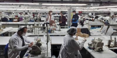 İzmir Büyükşehir Belediyesi zabıta ekipleri tıbbi maske imalathanelerine denetim