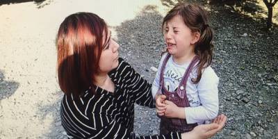 Adana'da Küçük Talya hemşire annesine bir ay sonra sarılıp hasret giderdi