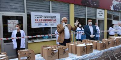 Zonguldak’ın Ereğli ilçesi Belediye Başkanı Posbıyık’tan 93 köye 50 bin maske desteği