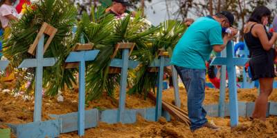 Brezilya'da sağlık sistemi çöktü! Toplu mezarlar kazılmaya başlandı