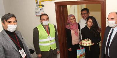 Kayseri Talas'ta 23 Nisan çocuklarına sürpriz doğumgünü