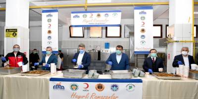 Malatya Valiliği günde 2 bin yaşlı kişiye iftar yemeği