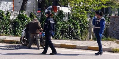 Balıkesir Erdek'te sokağa çıkan 13 kişiye para cezası