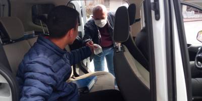 Antalya’da yurduna geri dönemeyen çocuğun yardımına polis yetişti