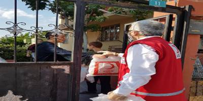 Kızılay Adana Şubesi dar gelirli ailelere Ramazan pidesi dağıtıyor