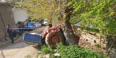 Bursa'da ağaç ile traktör arasında sıkışan adam feci şekil de can verdi