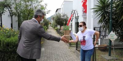 Marmaris Belediye Başkanı Oktay’dan gönüllü terzilere teşekkür