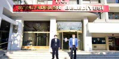 Manisa Valisi Deniz, yeni hizmet binasına taşınan Şehzadeler Belediyesini ziyaret etti