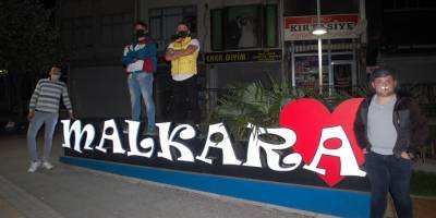 Tekirdağ'da gökyüzündeki sıralı ışıkları ilk kez gören gençler o anları anlattı