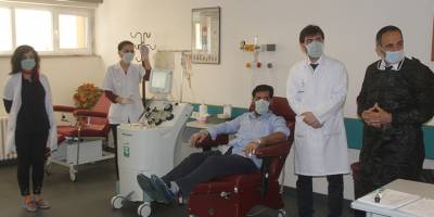 Koronavirüsü ailecek yendiler, immün plazma tedavisi için bağışçı oldular