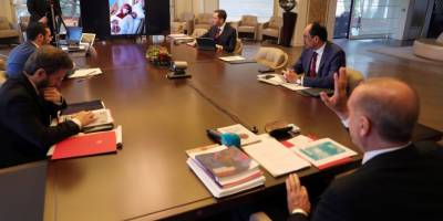 Recep Tayyip Erdoğan covid-19 pandemi hastaları ile videolu konferans yaptı