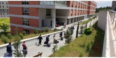 Cezayir ve Irak'dan getirilen 373 kişi koronavirüs tedbiri ile Şanlıurfa'daki yurtlarda karantinaya alındı