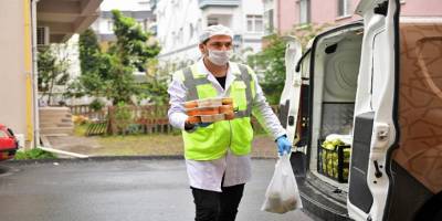 Altınordu Belediyesi iftar sofralarına sıcak yemek dağıtıyor