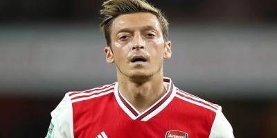 Arsenal'in yıldız oyuncusu Mesut Özil'den anlamlı bağış