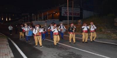 70 Kişilik bando takımı sahur için sokaklara indi