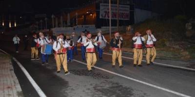 Tekirdağ’ın şehir merkezinde 70 kişilik bando takımı sahur için sokaklara indi
