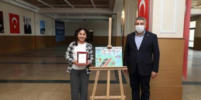Dilovası Belediyesi Hayallerindeki Dilovası’nı çizen çocuklar ödüllerine sahip oldular
