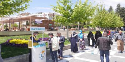 Şanlıurfa Haliliye’de maske üretimi ve dağıtımı sürüyor