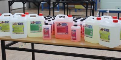 Elazığ’da 2 lisede öğretmen ve öğrenciler Korona virüse karşı üretime geçti