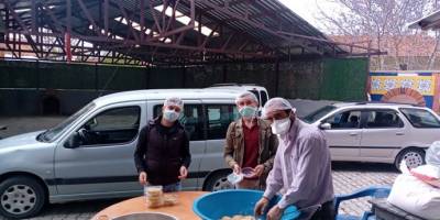 Emet ilçesin'de Köyde 75 aileye gıda yardımı, 65 aileye hergün yemek