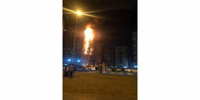 BAE'de 49 katlı gökdelende büyük yangın söndürüldü 7 yaralı