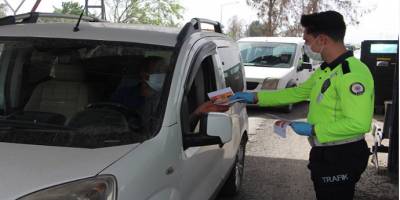Şırnak’ın Silopi ilçesinde trafik polisleri şoförleri bilgilendirdi