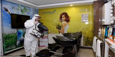 Muratpaşa Belediyesi berber ve kuaförler dezenfekte ediliyor