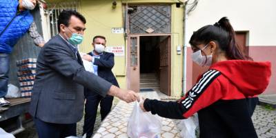 Bursa Osmangazi'de sofralar ayrı gönüller bir