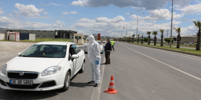 Kahramanmaraş’ta Polisten çocuklara kırmızı düdük