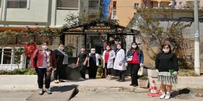 Aydın Kuşadası'nda Vefa Grubu yaşlıları ziyaret etti