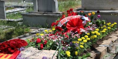 Ankara Deniz Gezmiş ve arkadaşlarına mezarları başında anma